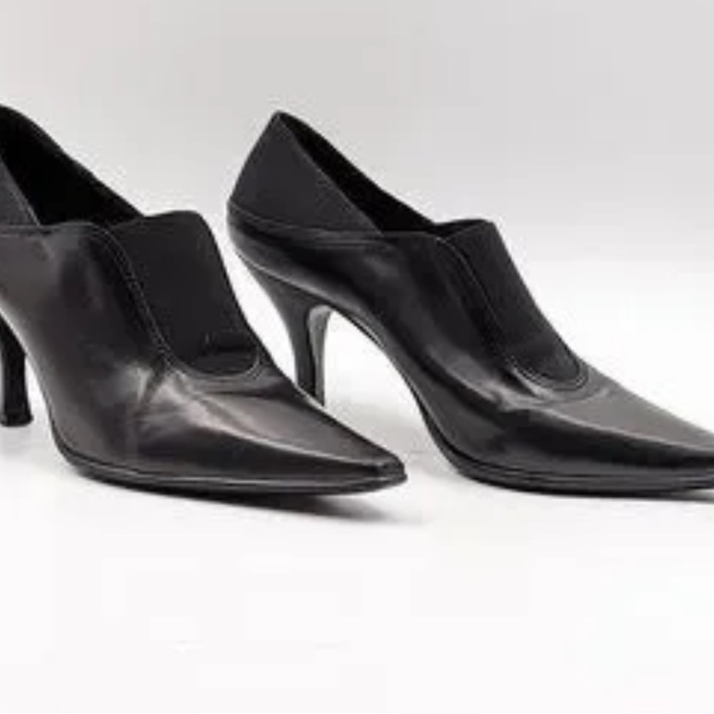 Donald J. Pliner Black Sophisticated Heels